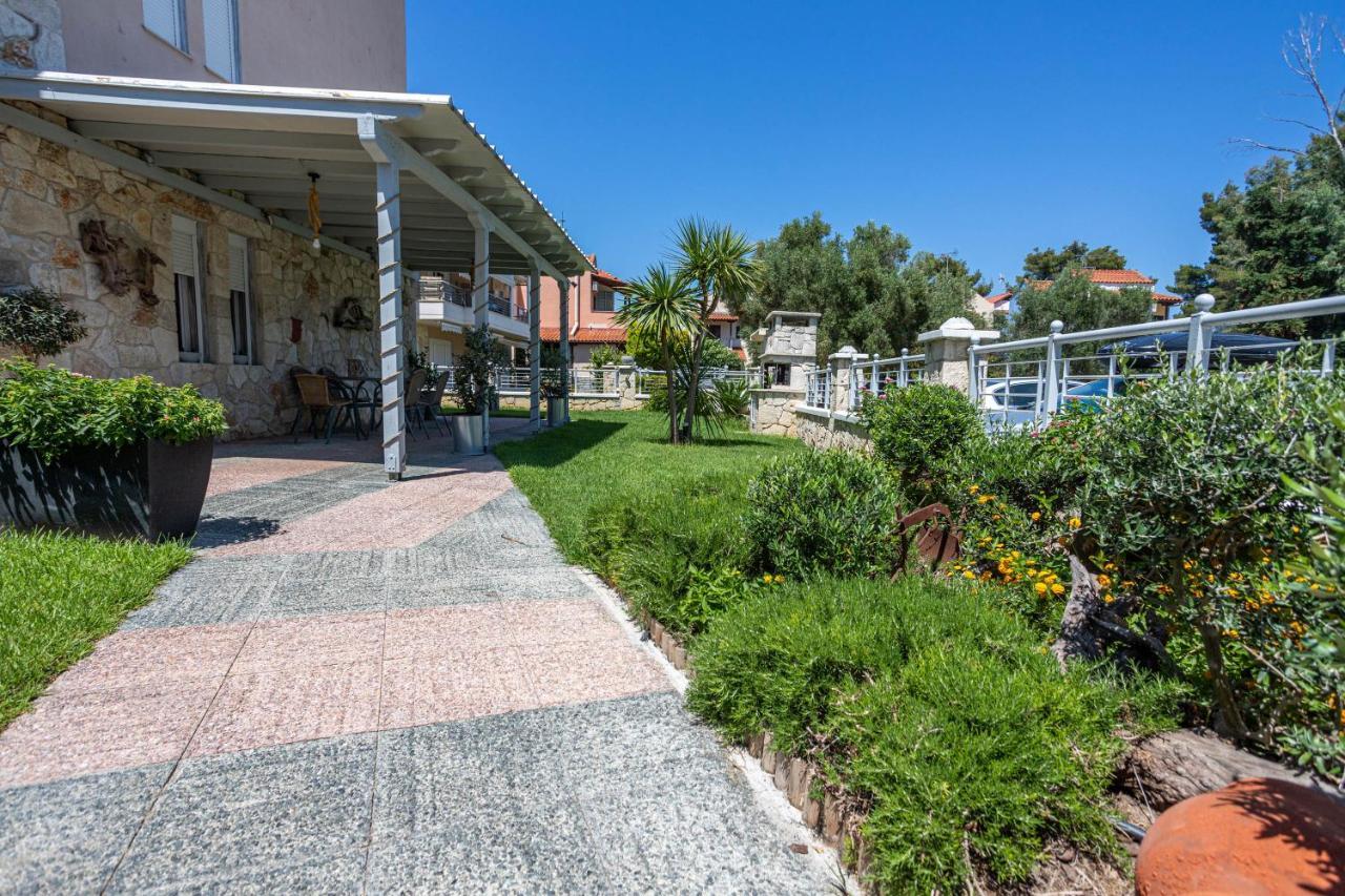 Danae Comfort Living Pefkochori Exterior photo