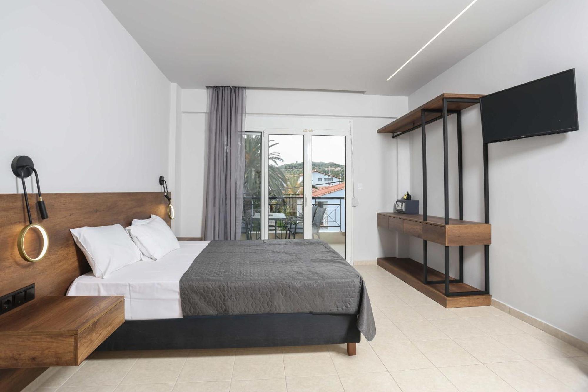 Danae Comfort Living Pefkochori Exterior photo