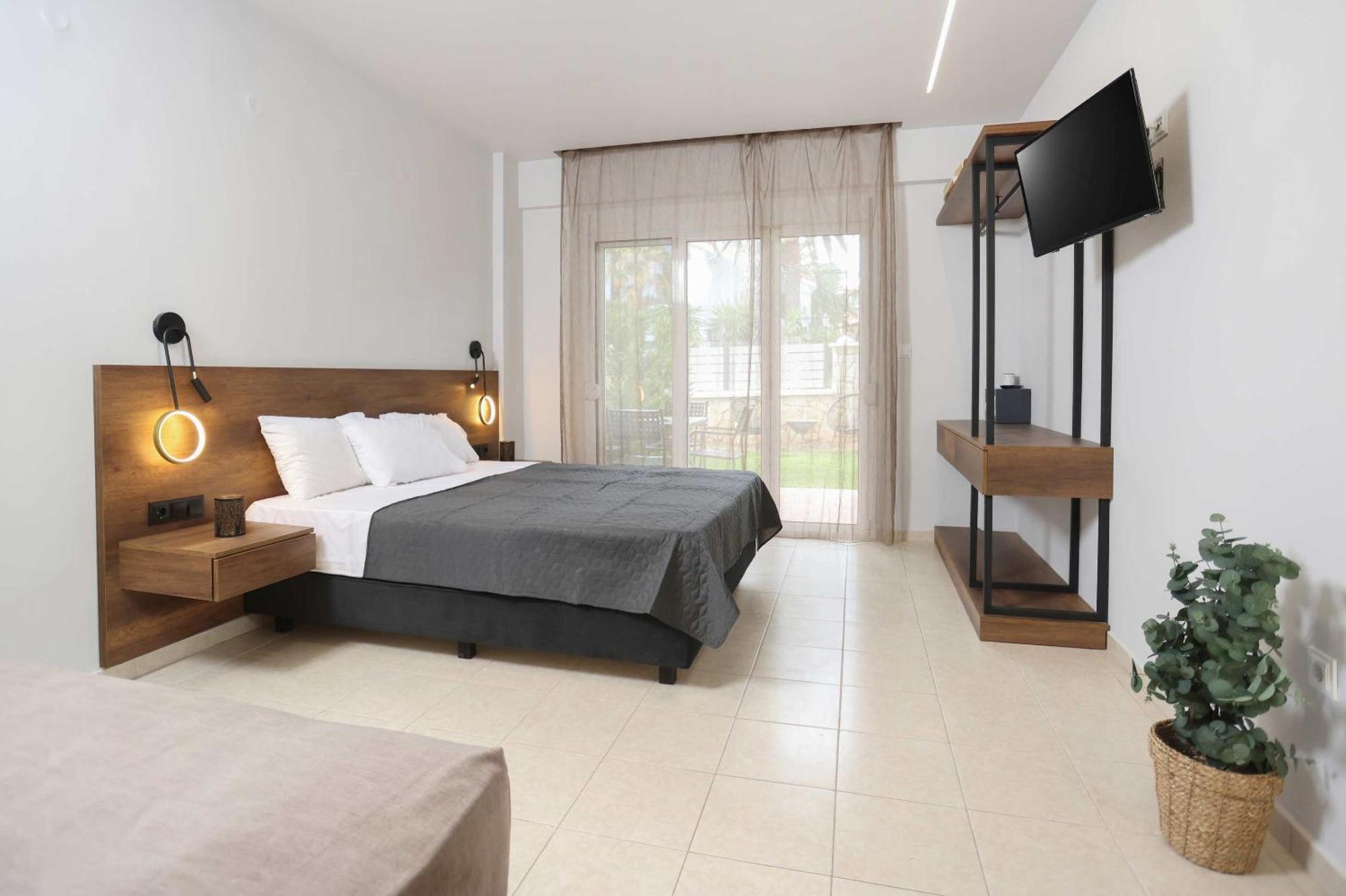 Danae Comfort Living Pefkochori Exterior photo