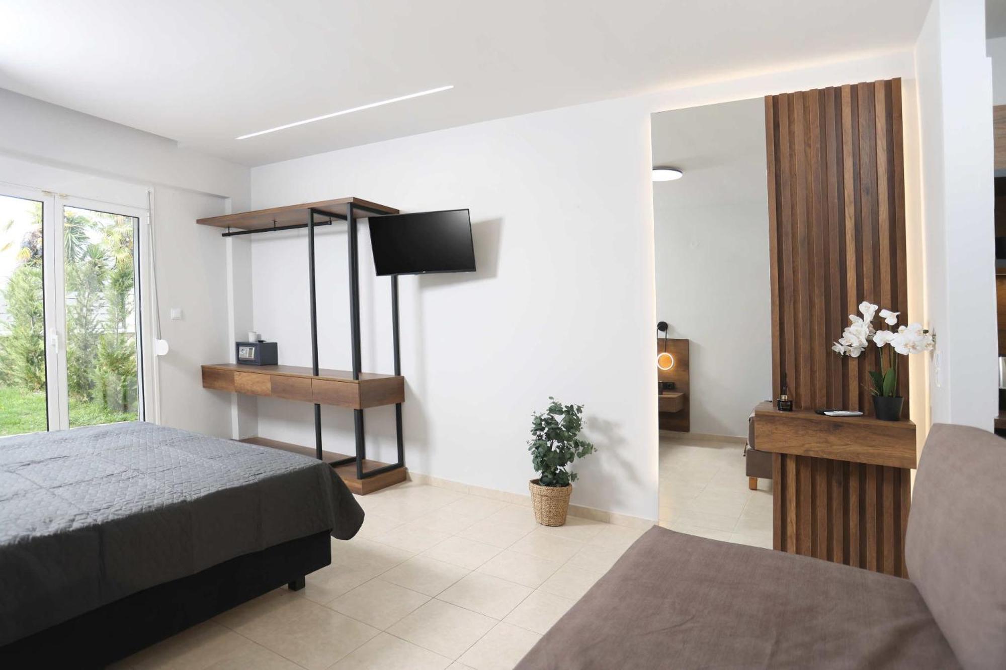 Danae Comfort Living Pefkochori Exterior photo