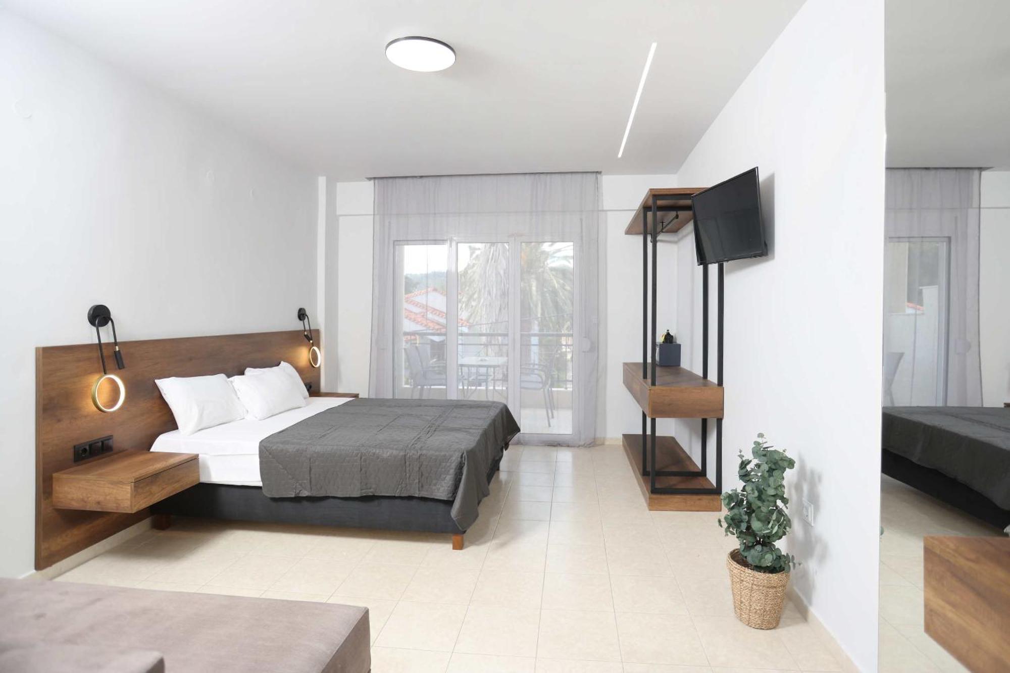 Danae Comfort Living Pefkochori Exterior photo