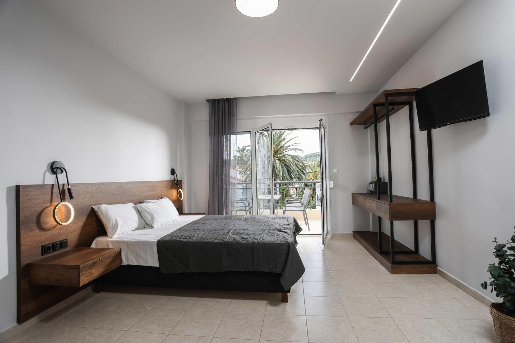 Danae Comfort Living Pefkochori Exterior photo