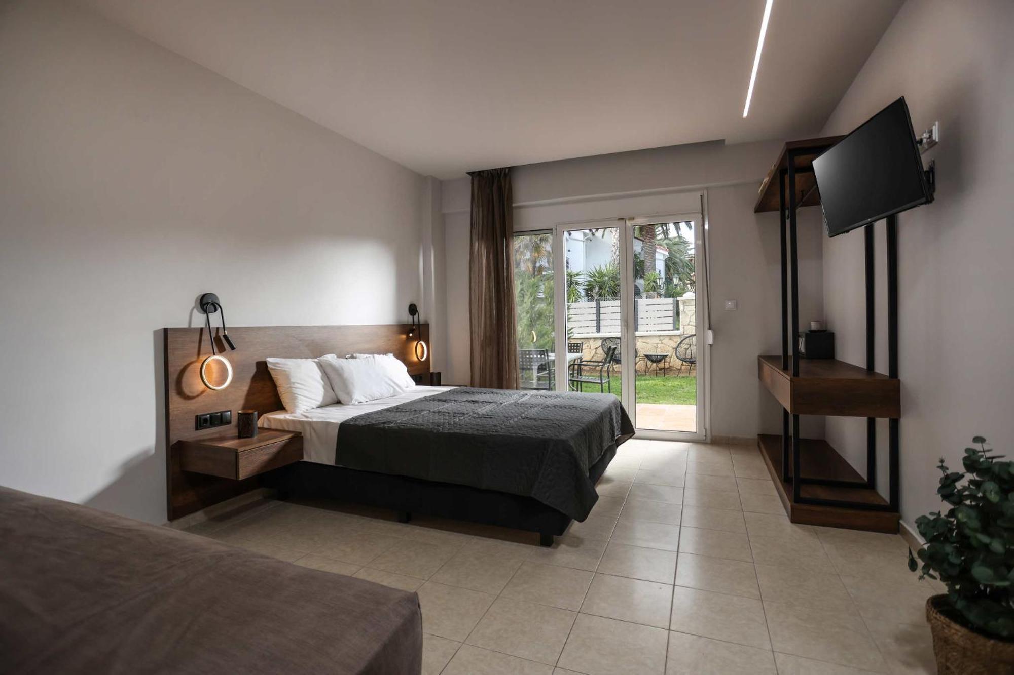 Danae Comfort Living Pefkochori Exterior photo